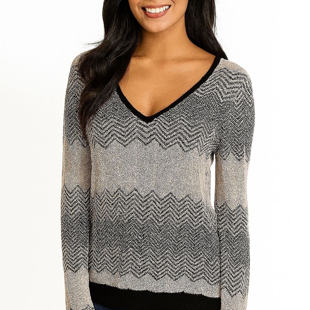 NWOT Chevron sparkly black and gray v-neck sweater size Small Petite